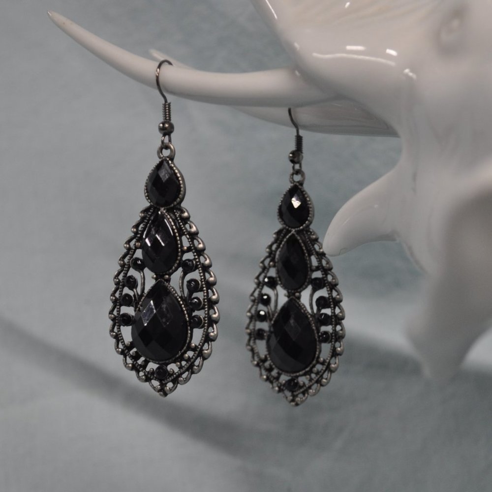 antique silver black stone drop earrings (103)